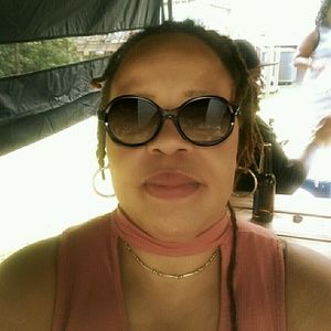 Meet your Posher, Cassandra